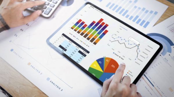 Domeniile care au înregistrat scăderi salariale în 2022