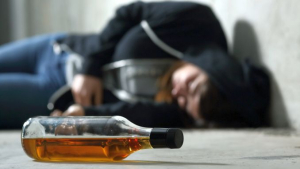 Cei care luptă împotriva consumului de alcool mizează pe taţii care fac trap „cringe”